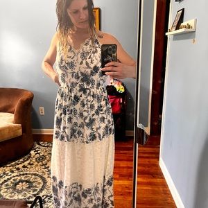 ⭐️ Maxi floral and lace dress